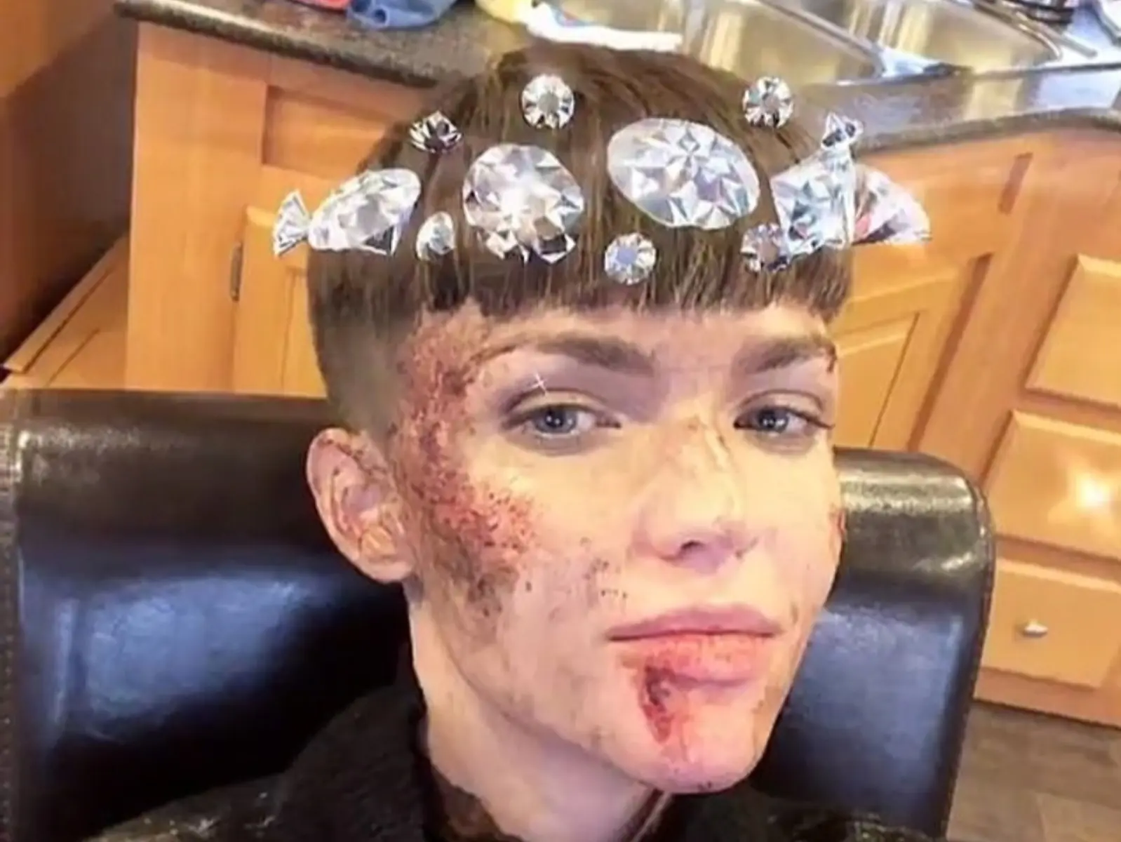 露比蘿絲 Ruby Rose 爆料辭演 DC《蝙蝠女俠》原因是職場霸凌：「我要討回真相！」