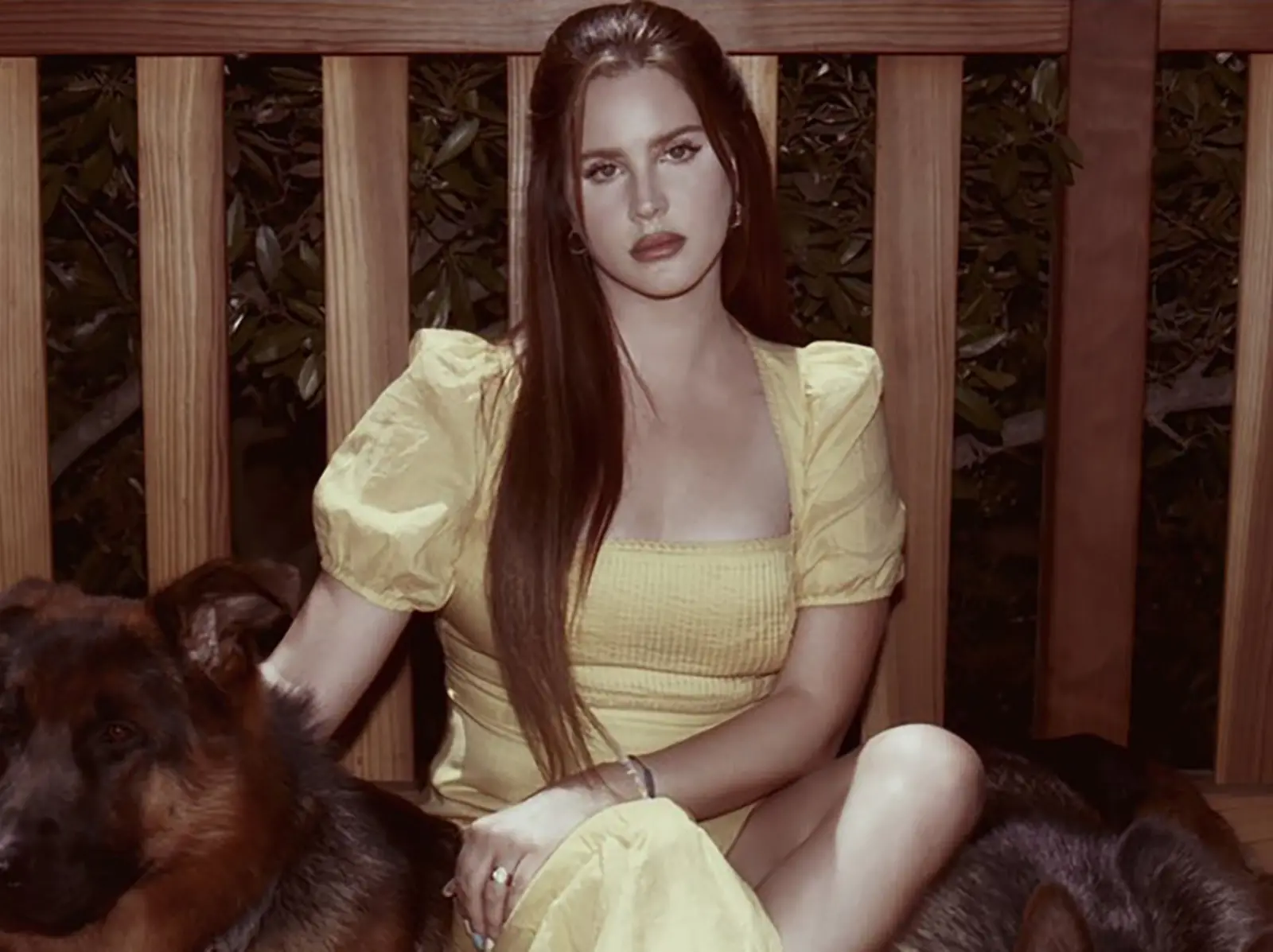 Lana Del Rey 的音樂世界：戀父情結、泰勒絲心目中的最佳作詞人⋯你不能錯過的 8 件事！