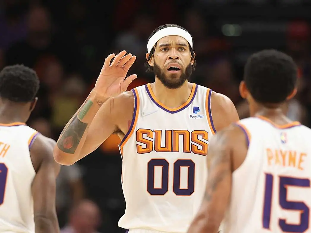 NBA／鳳凰城球員 JaVale McGee 化身《魷魚遊戲》工作人員，成為本屆萬聖節最佳裝扮人物！