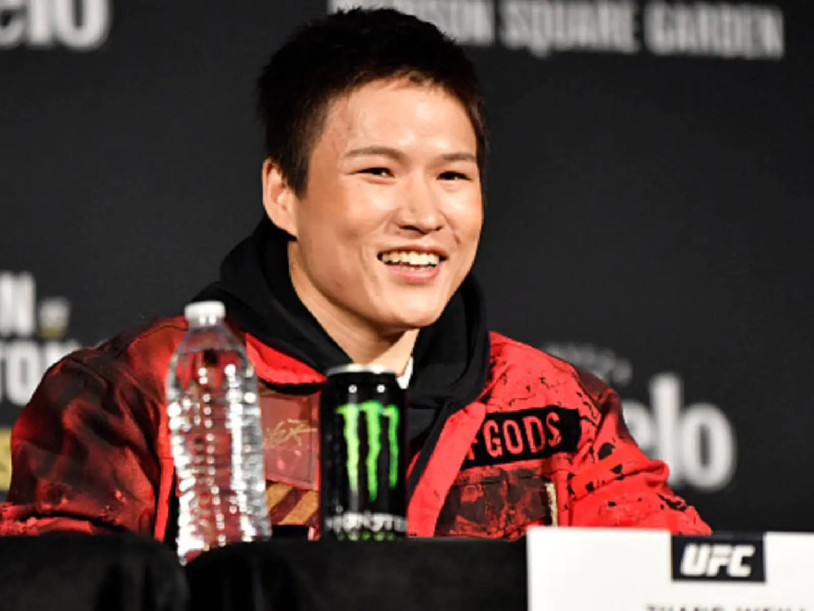 UFC 中國一姐苦練備戰險禿頭！張偉麗將二度對決「暴徒玫瑰」，自曝有 100 % 信心會贏！