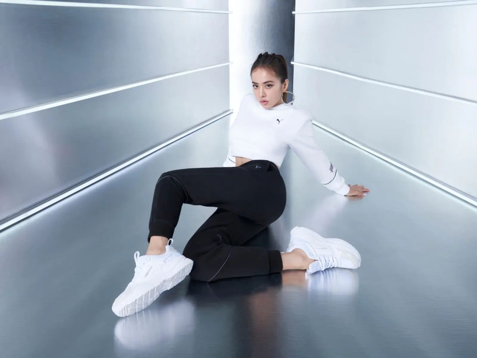 PUMA推出全新 PUMA CYBER 超時空型格穿搭系列服飾，跟著銀河系女神蔡依林，魅力放閃宇宙！
