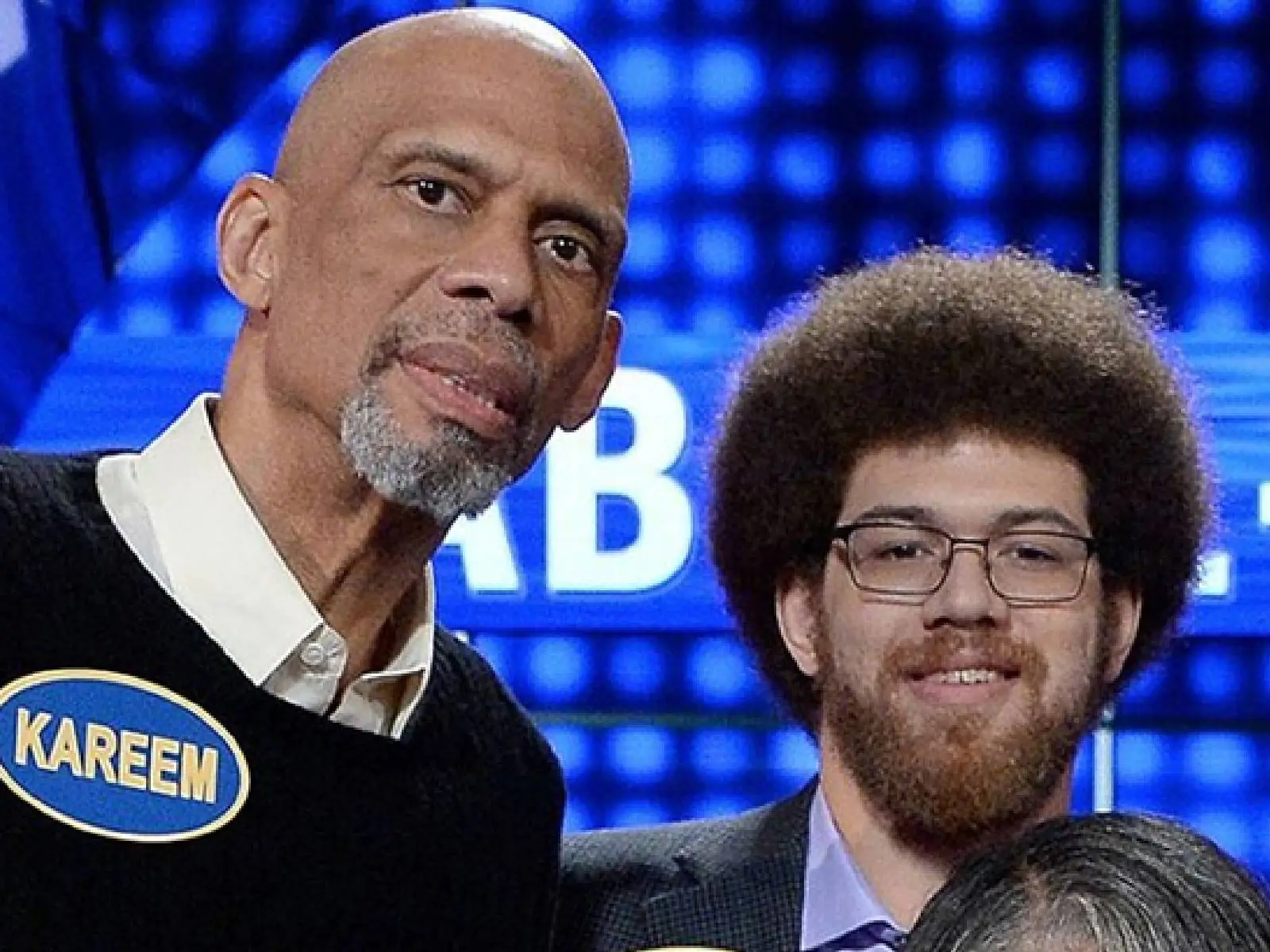 NBA／「賈霸兒子」捅 60 歲鄰居 7 刀，遭判刑 180 天緩刑兩年、有機會居家服刑！