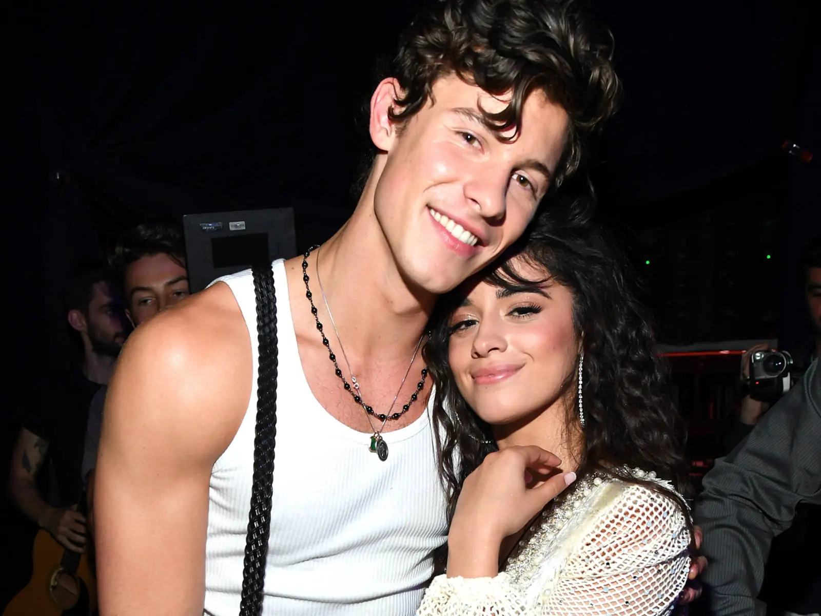 跟尚恩曼德斯宣布分手！卡蜜拉 Camila Cabello 曬單身美照：美豔妝容小細節超欠學！