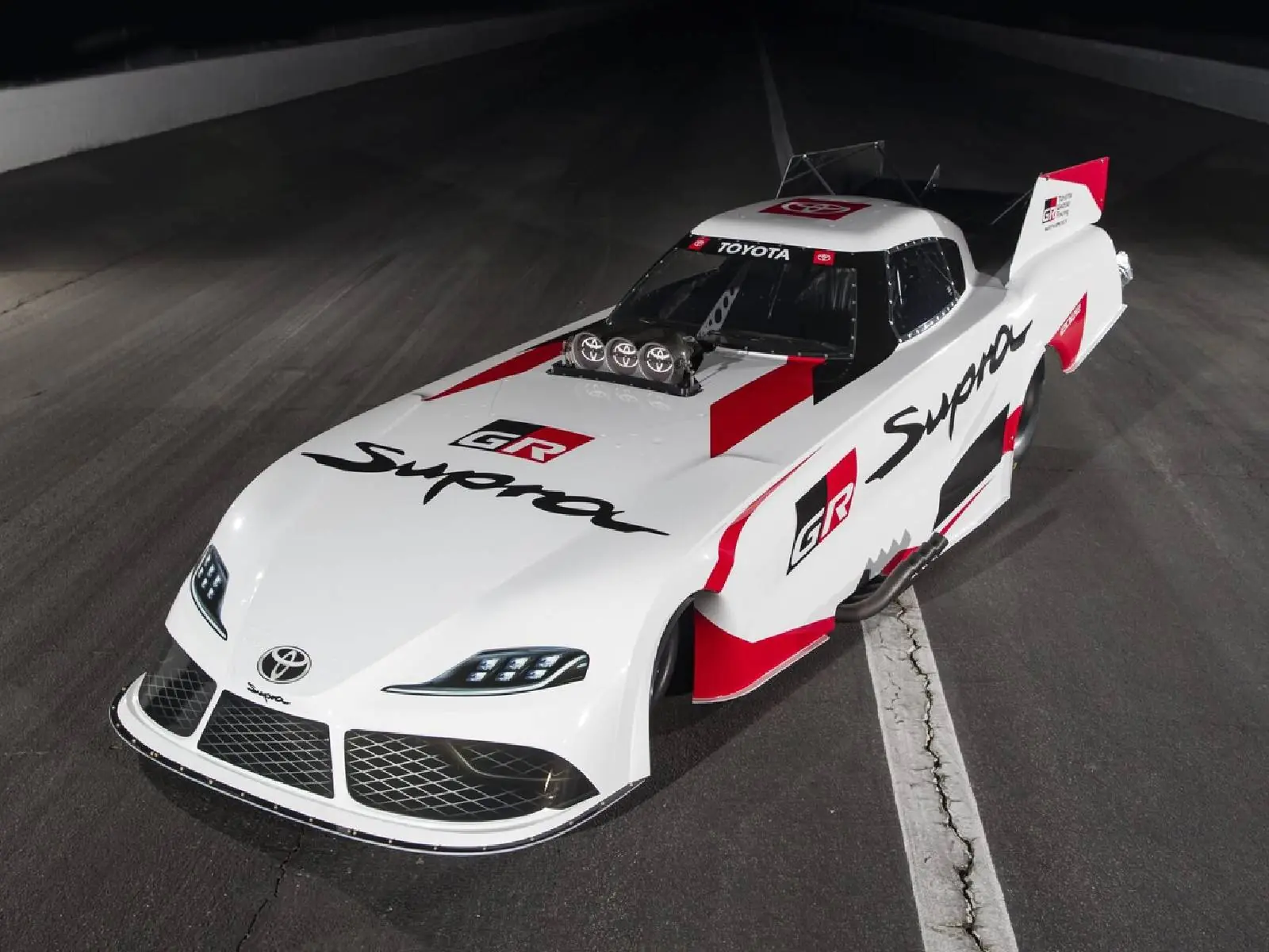 豐田推出 Toyota Supra 改裝車型坐擁 11000 匹馬力，參戰美國直線加速賽 NHRA！