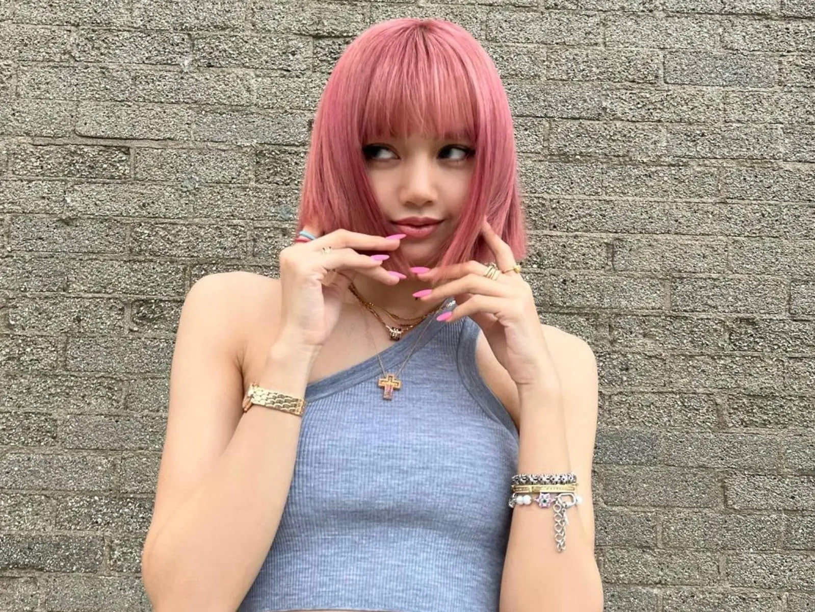 YG 娛樂證實 BLACKPINK 人氣團員 Lisa 驚傳確診新冠肺炎，團員皆需接受檢測！