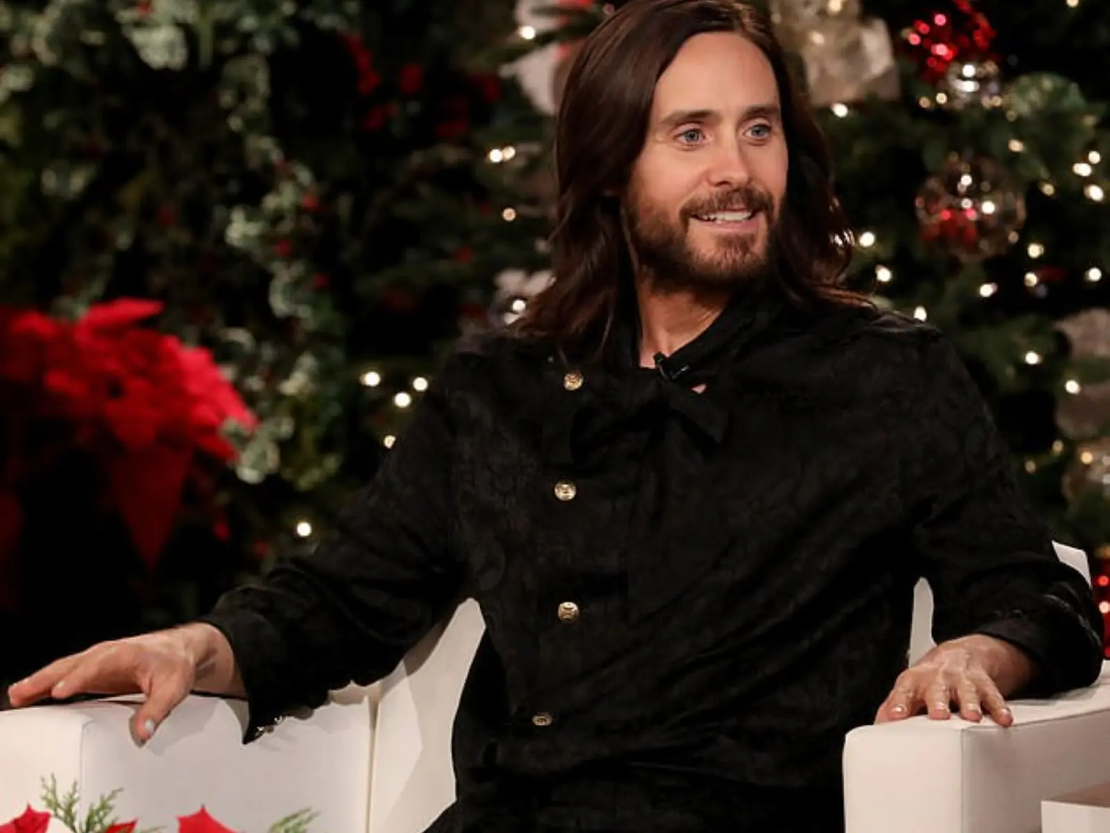 傑瑞德雷托 Jared Leto 上節目爆料私下愛裸體！年近 50 歲肌肉超大，全靠 3 招保養技巧～