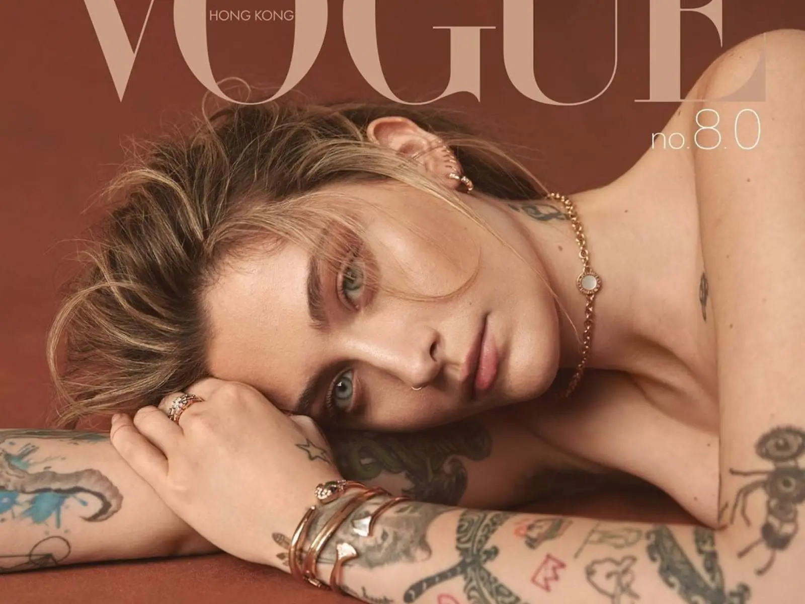 麥可傑克森愛女 Paris Jackson 不羈美貌登封面！3 大絕美妝容關鍵一拳公開～