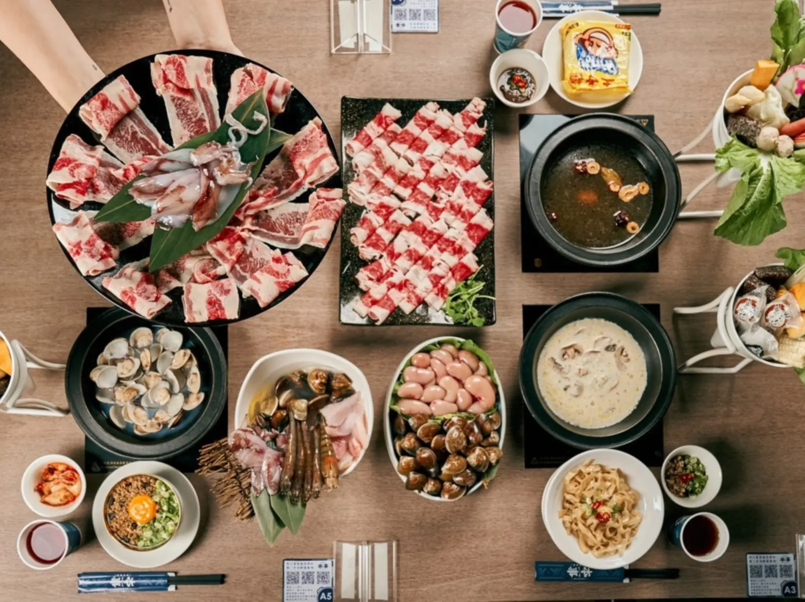 12 月美食優惠／3 大火鍋品牌年終好康大放送，千葉火鍋巨大火雞佛吃到爽、問鼎 40 隻大海蝦免費送！