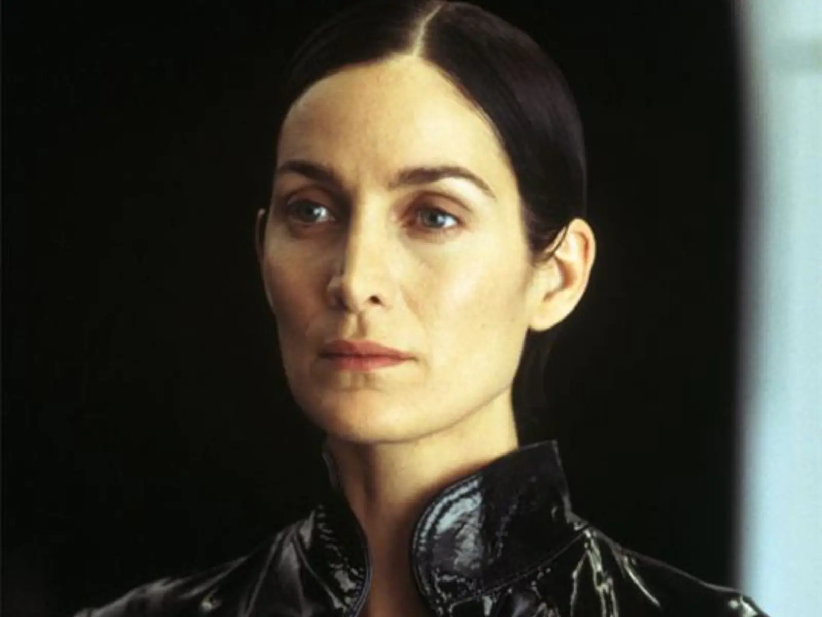 《駭客任務》凱莉安摩絲 Carrie Anne Moss 私下模樣大起底！54 歲凍齡秘密大公開！