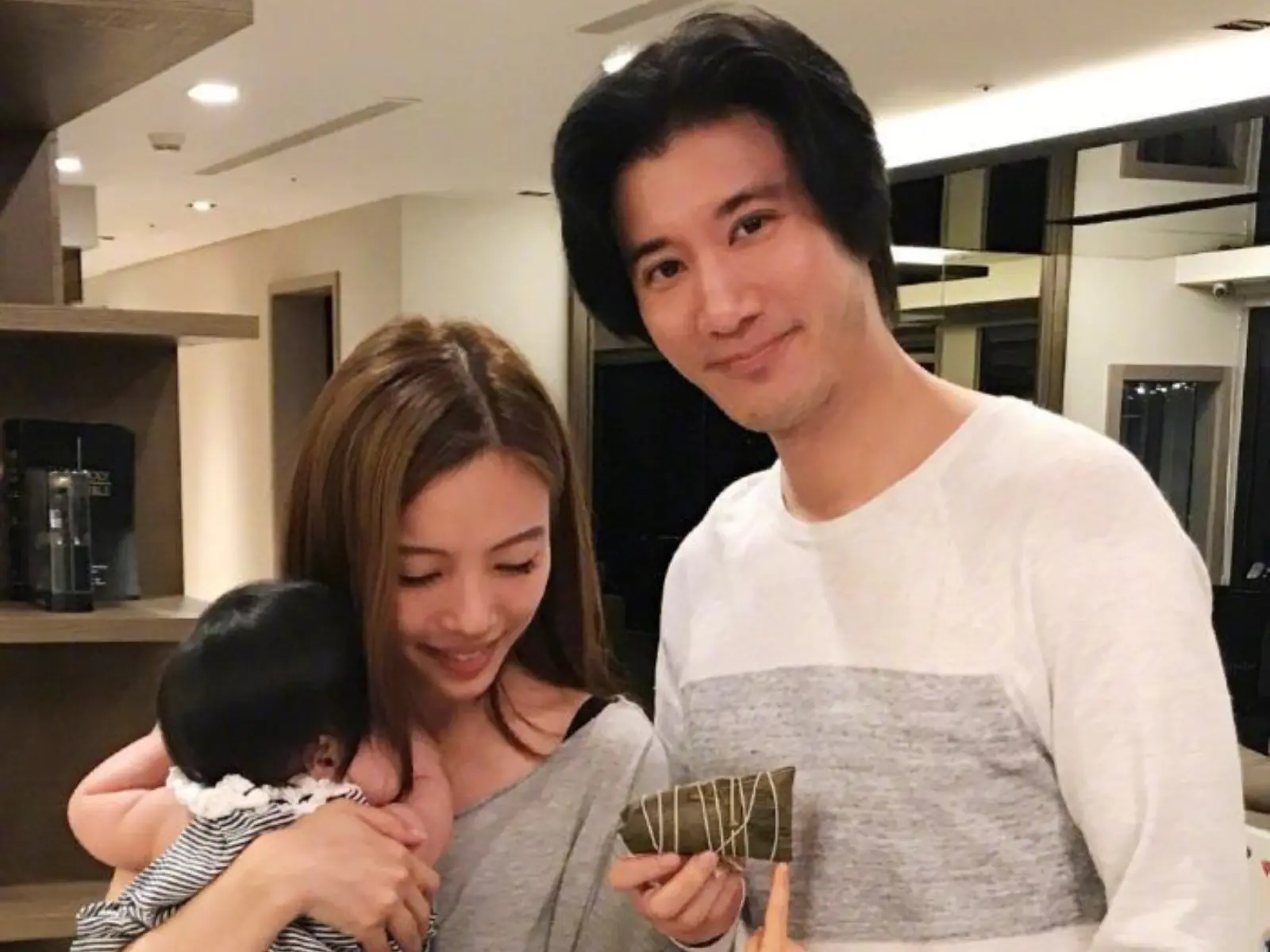 李靚蕾為爆料事件劃下句點，表示：「對於無辜牽扯進來的人，很抱歉！」