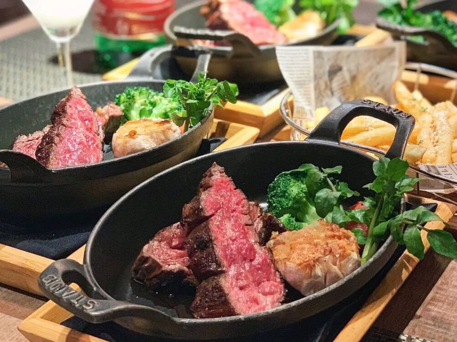 ［城市巡禮攻略］輕奢行程過聖誕節！開著 MINI Countryman 到百貨挑禮物、吃大餐再到北投禪式湯屋泡溫泉～