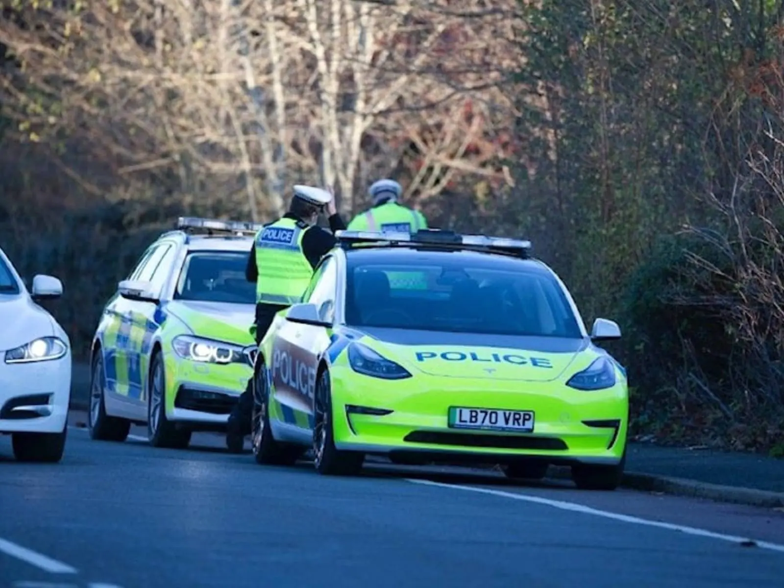 特斯拉 Model 3 在英國當警車，Tesla 客戶經理認為能大幅降低成本：表現令人難以置信～