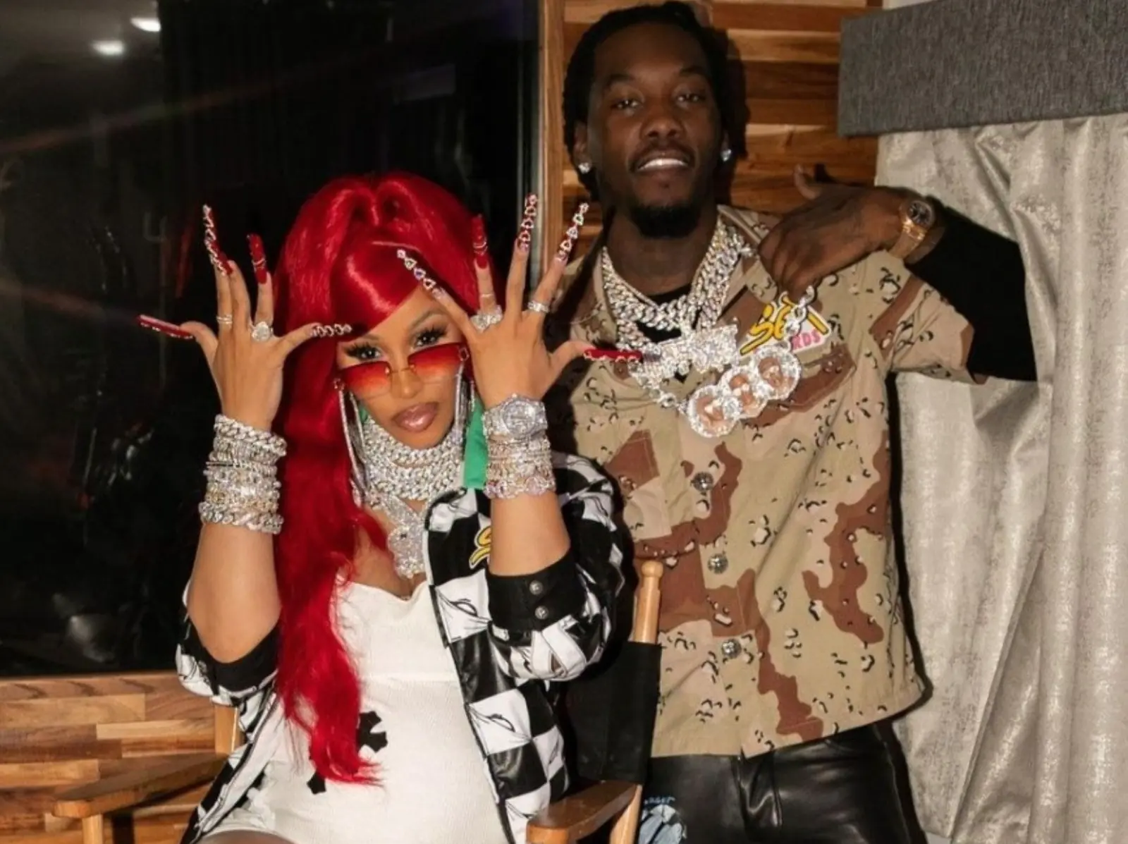 炫富無極限！Cardi B 於老公 Offset 30 歲生日送上「5500 萬支票」當禮物！