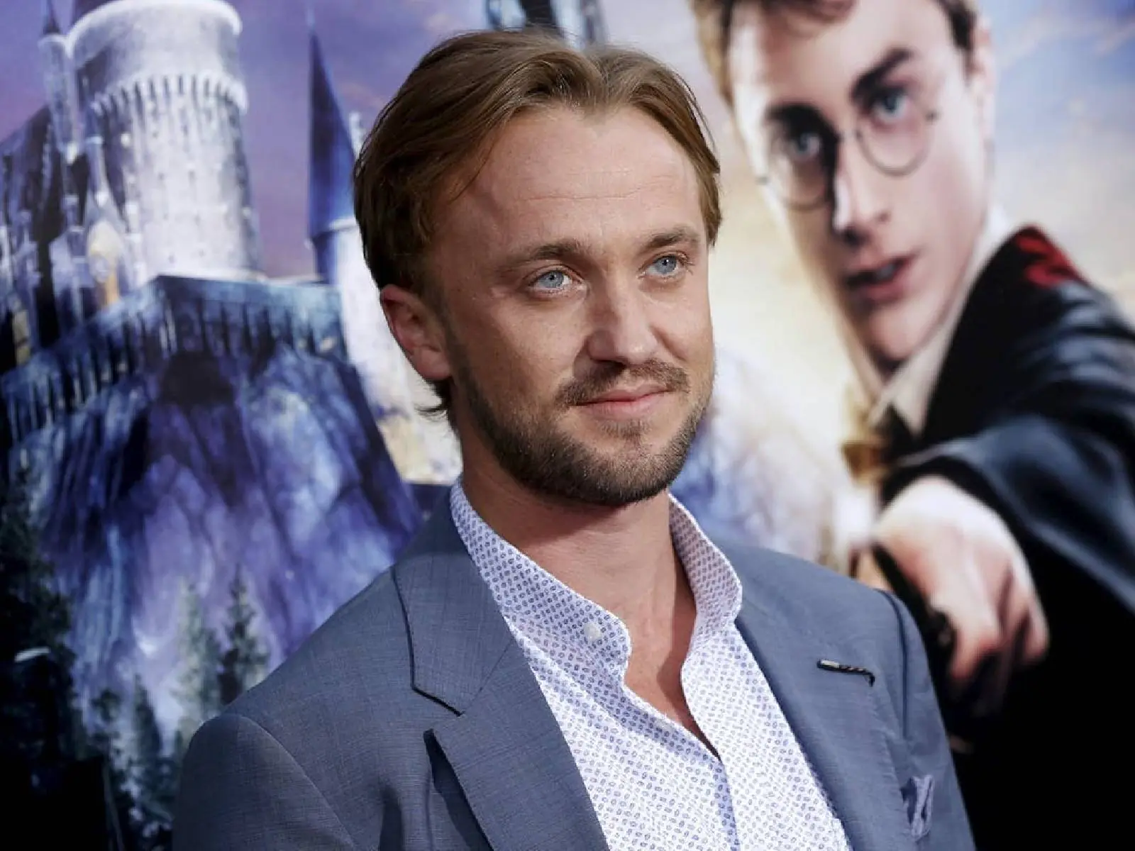 「跩哥馬份」Tom Felton 曬銀灰藍寶堅尼 Aventador 超跑，一台 2700 萬連肯爺、小賈都有～