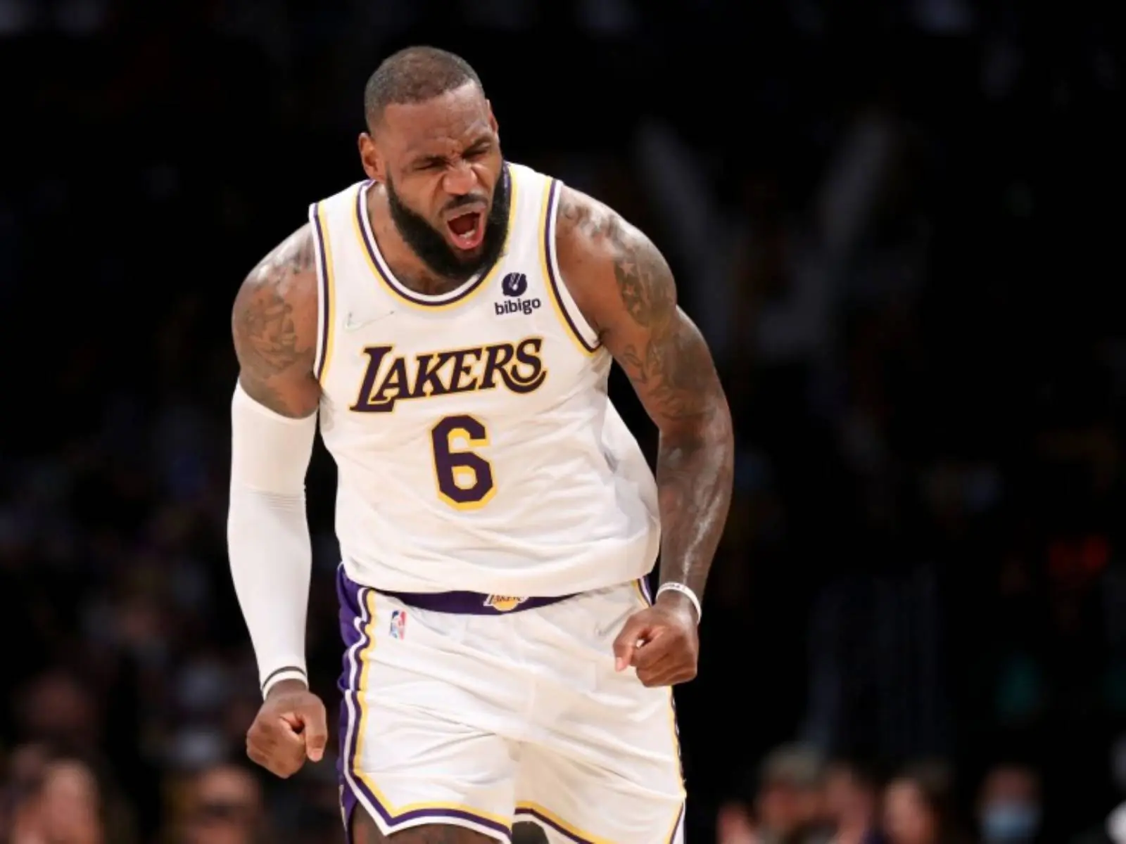 NBA／詹皇 LeBron James  大唱 Jay-Z 饒舌歌，「你們太好笑，還想成為我」疑似喊話酸民！