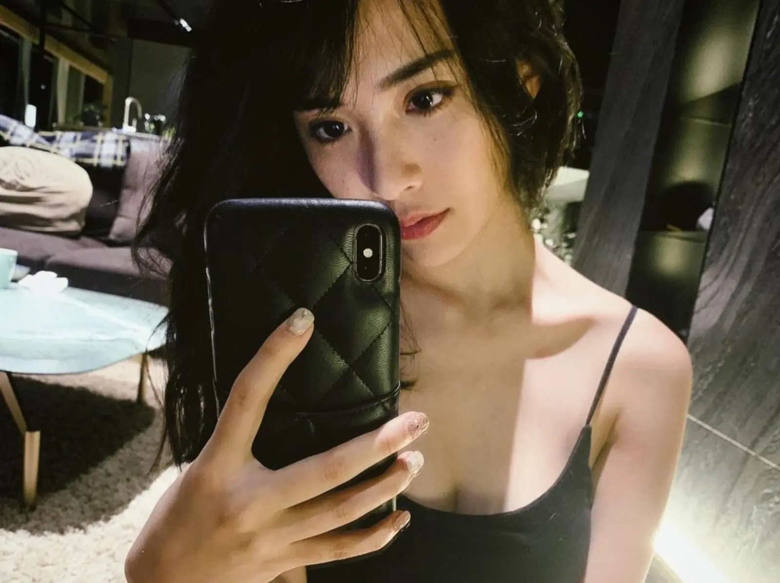 【野生抓正妹】Netflix 台劇《華燈初上》 Sugar 酒店小姐私下模樣曝光，甜美外型讓 PTT 網友們全心動了！