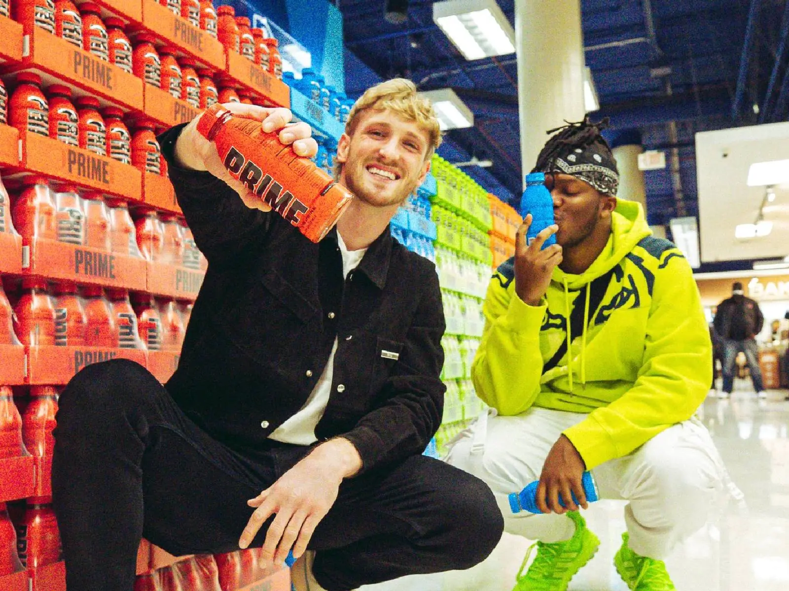 網紅拳手 Logan Paul 和「炫富拳王」梅威瑟打完後，轉行改賣運動飲料並宣布退休！