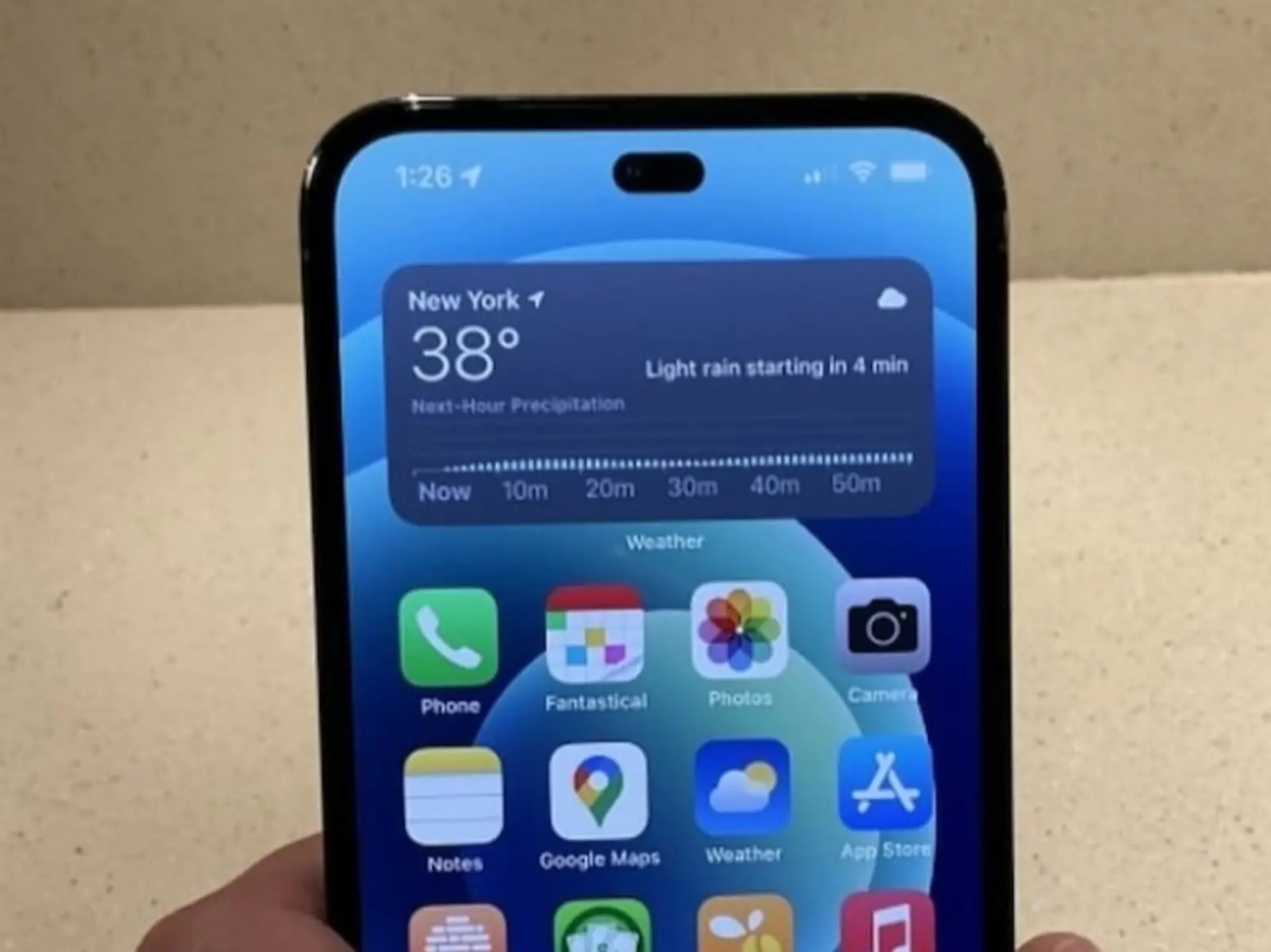 蘋果 Apple iPhone 14 Pro「膠囊開孔」不是最大亮點，最低售價、超久電力才是關鍵！