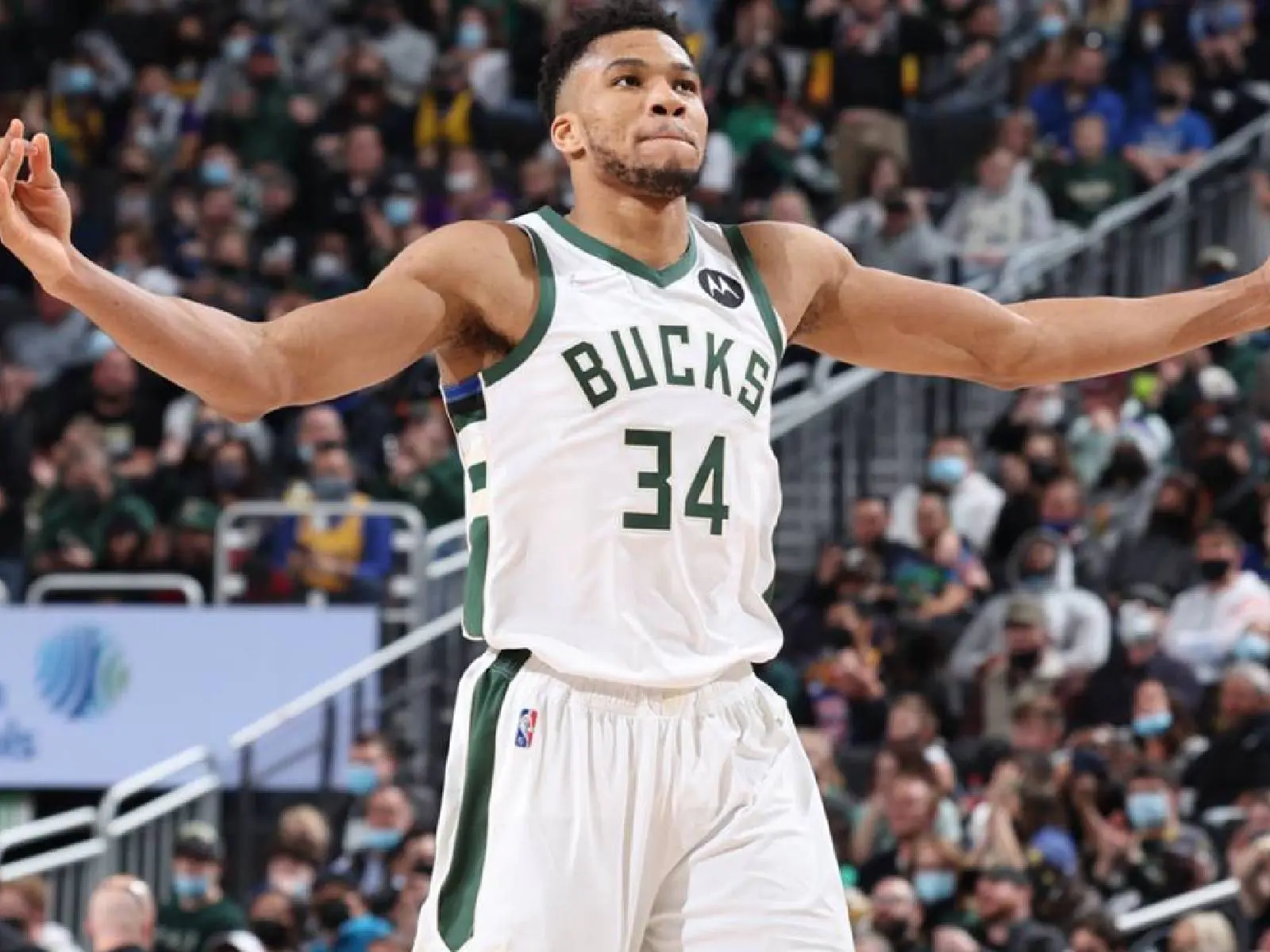 NBA／公鹿字母哥 Giannis Antetokounmpo 大三元，血洗勇士半場最高達 39 分引網友討論！