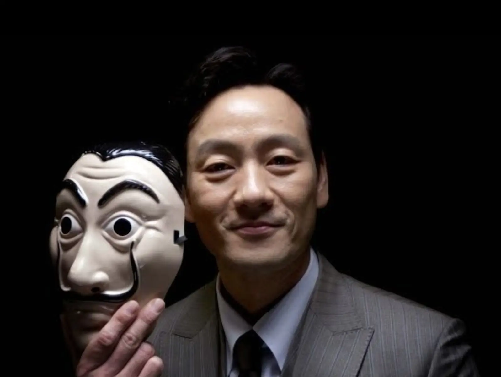 Netflix 釋出韓版《紙房子》首支預告！卡司陣容超豪華，驚見李玹雨和《魷魚遊戲》朴海秀！