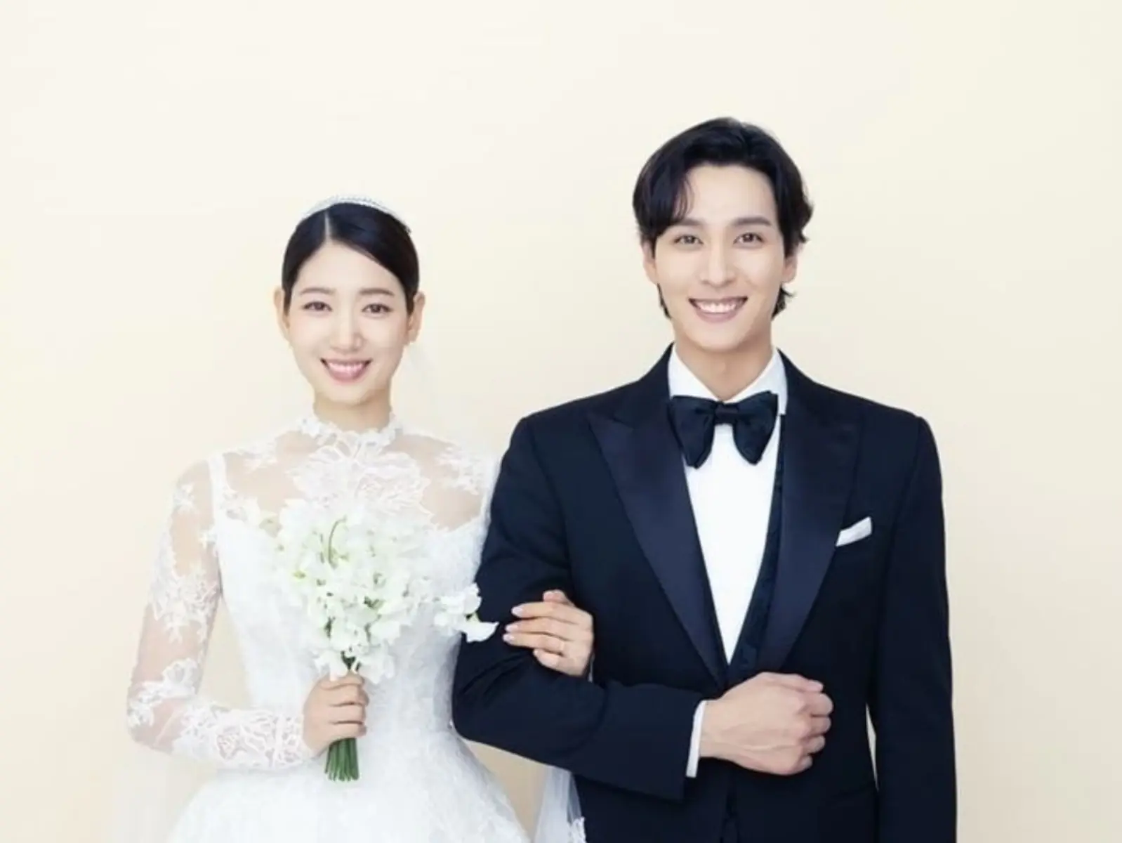 朴信惠、崔泰俊大喜之日！超絕美婚紗照曝光，網友感動：「這是仙女下凡嗎？」