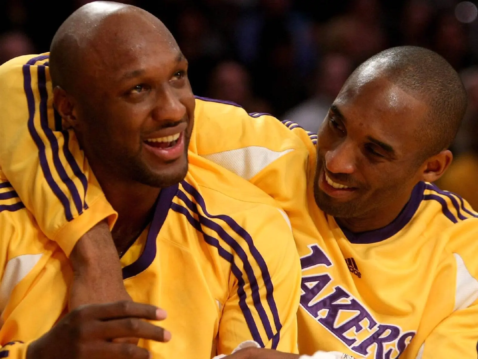 NBA／Kobe 逝世達 2 年！湖人最佳第六人 Lamar Odom 曬「Kobe 親吻 Gigi」47 萬項鍊，到哪都能戴著它！