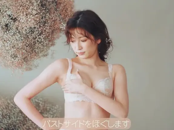 偶像出身的 25 歲 YouTuber 示範「美胸按摩」 網：一分鐘我看了一天