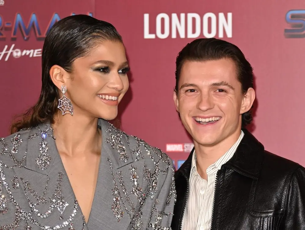湯姆荷蘭德、Zendaya 進度超快爆同居！選在男方老家置產、兩人預計今年夏季搬入新房！