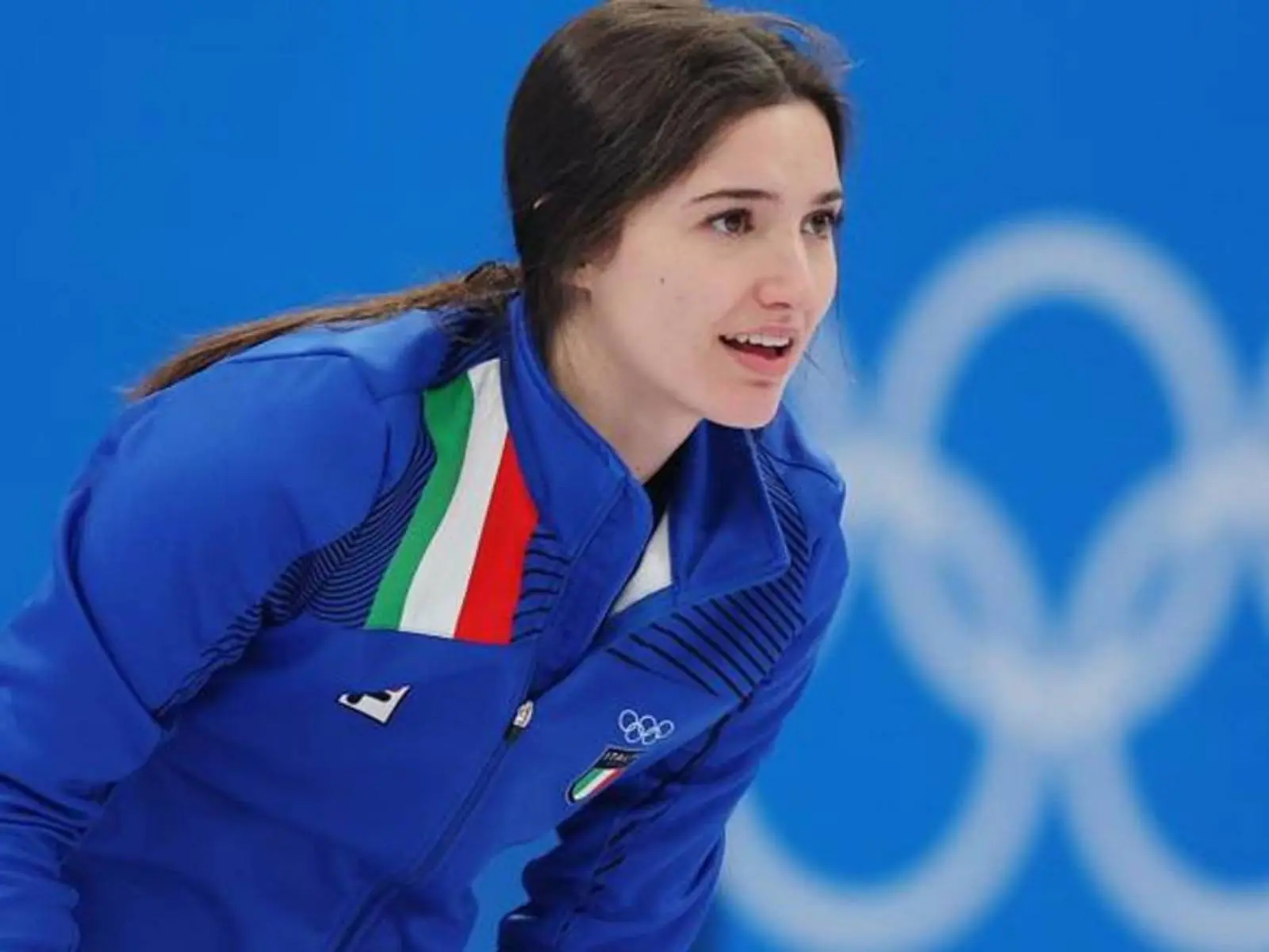 冬奧／義大利冰壺正妹 Stefania Constantini 首次參賽就為國奪金牌，賽前兩週還只是「普通店員」！