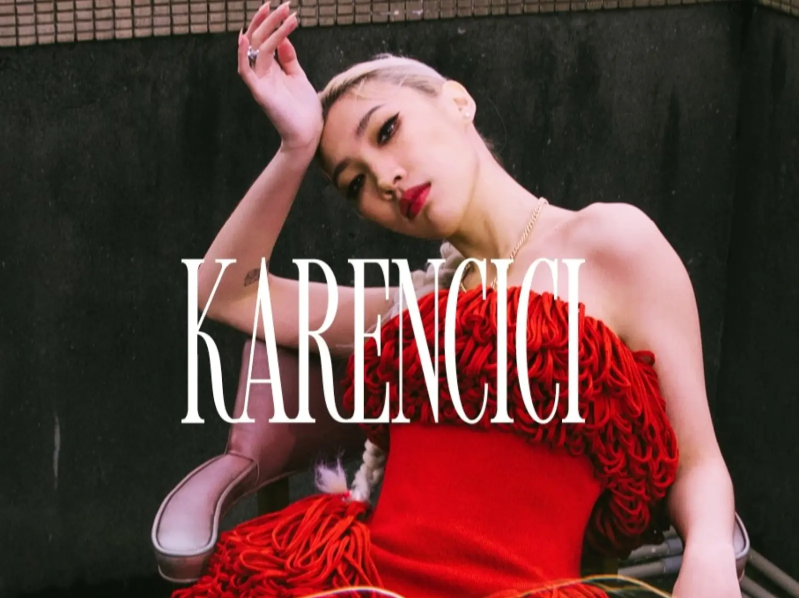 因為一支自拍影片被王嘉爾欽點！專訪 Karencici：「每天滑 IG 都看到一樣的東西，多無聊啊？」