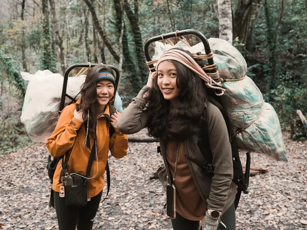 「YouTuber 不只是旅行」淨山被罵翻！高額團費被起底、順便業配洗髮精？網友集體炎上！