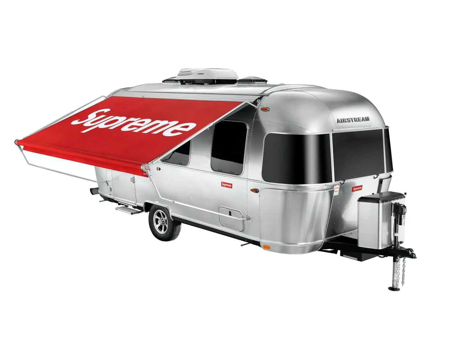 Supreme 2022 春夏重點配件清單釋出：百年瓷器、露營車等，誰還能比它狂？