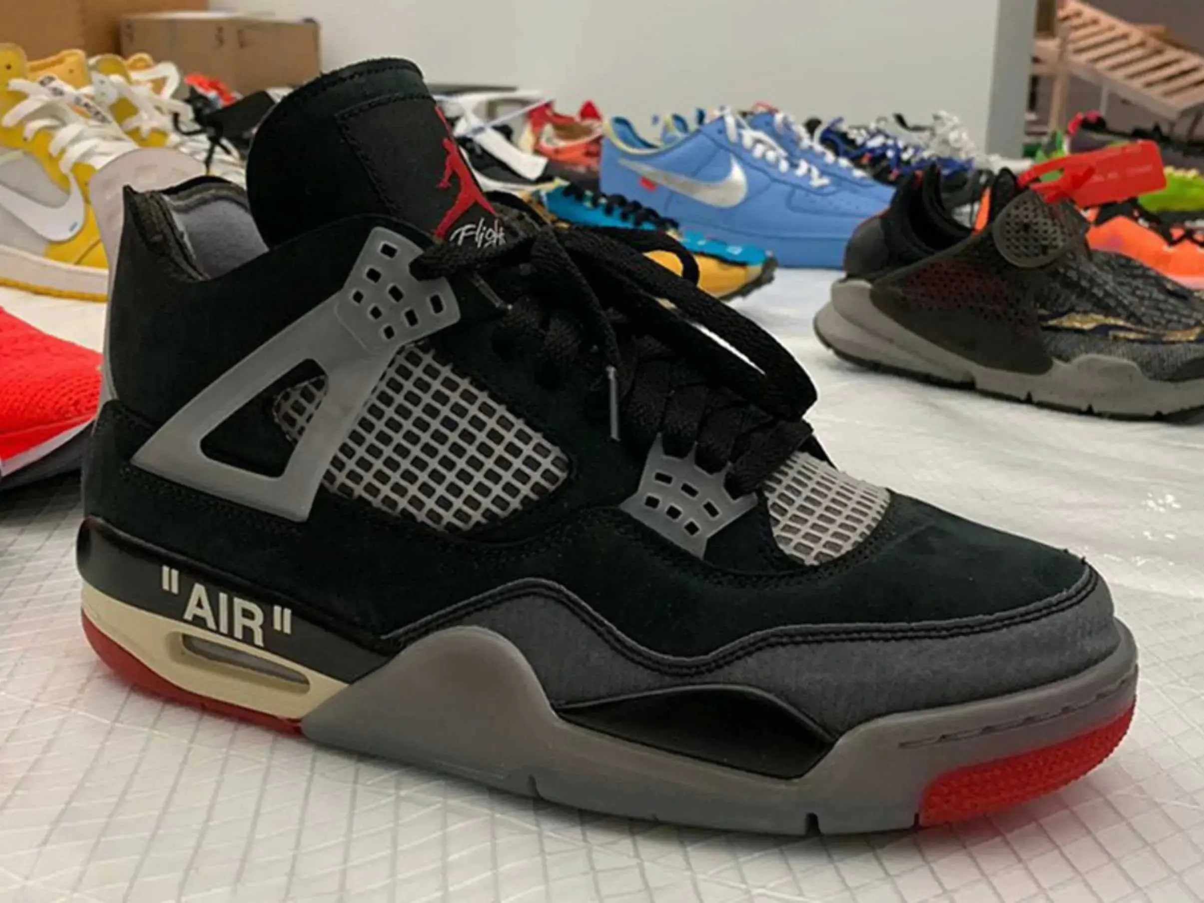 Off-White x Air Jordan 4 