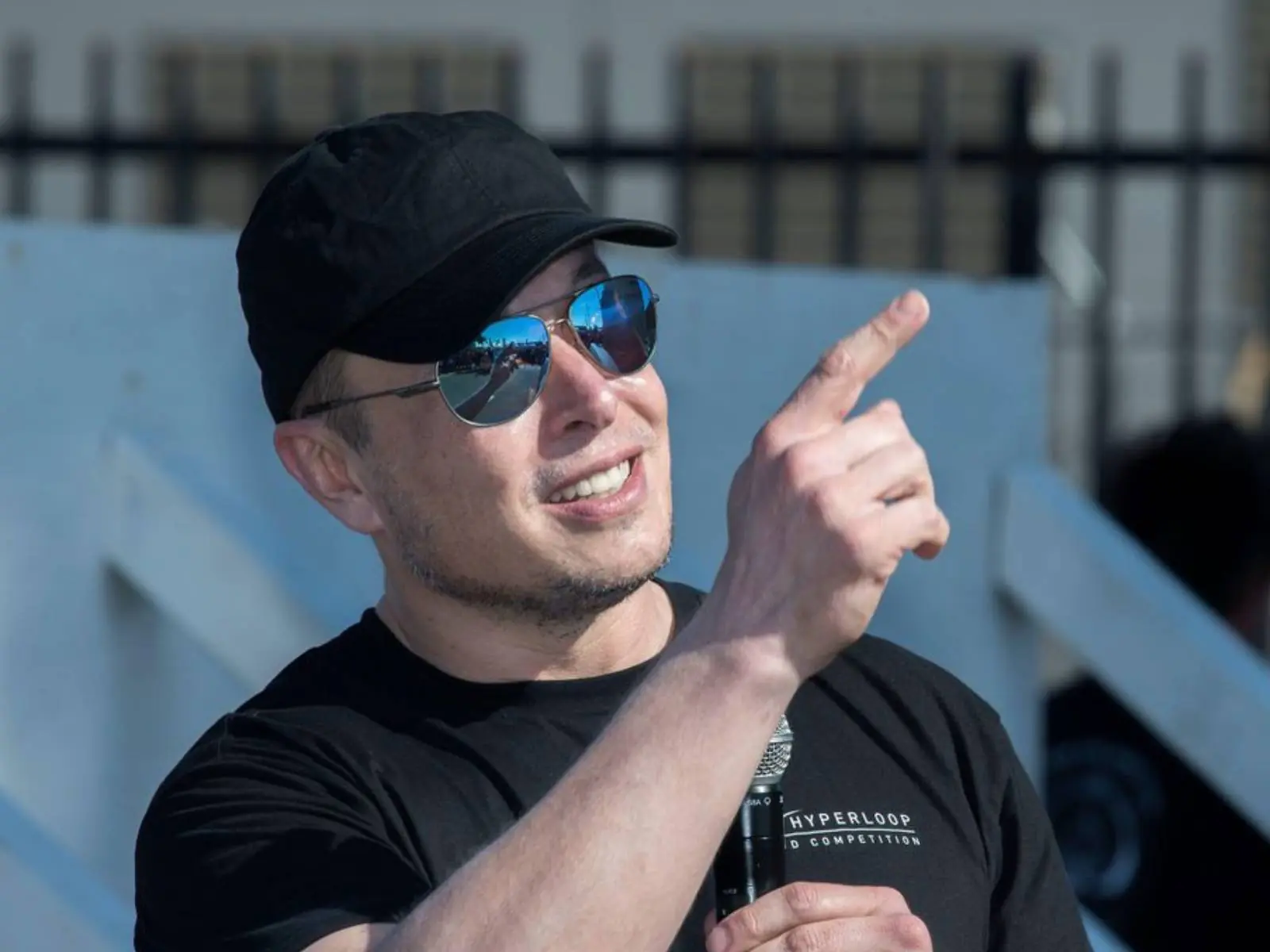 馬斯克 SpaceX 星鏈衛星遇地磁風暴損失恐高達 13 億，本人卻樂觀發文！