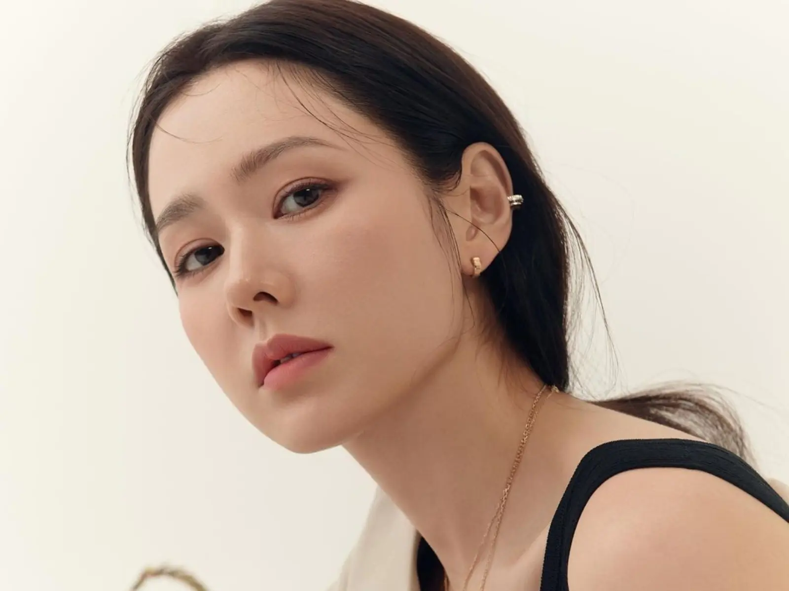 關於孫藝珍 손예진 4 件事：美到蘇志燮、裴勇俊都心動，凍齡保養全靠這 2 招！