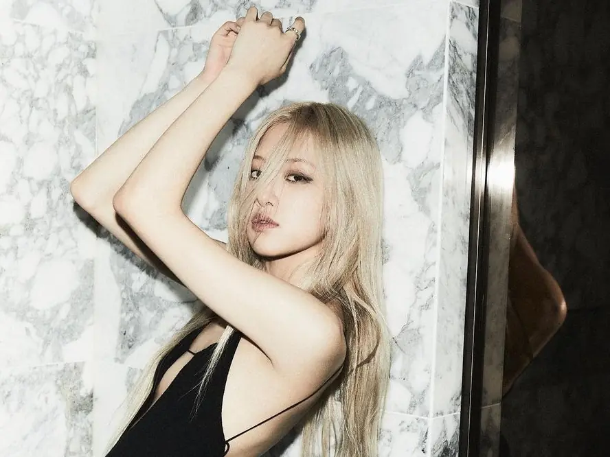 BLACKPINK 成員 Rosé 確診新冠肺炎，緊急取消所有海外行程