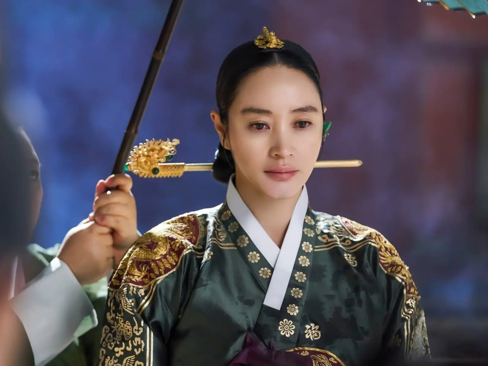 《王后傘下》金憓秀 김혜수 52 歲凍齡美貌輾壓嫩妹！私下 4 招保養秘訣跟著曝光～