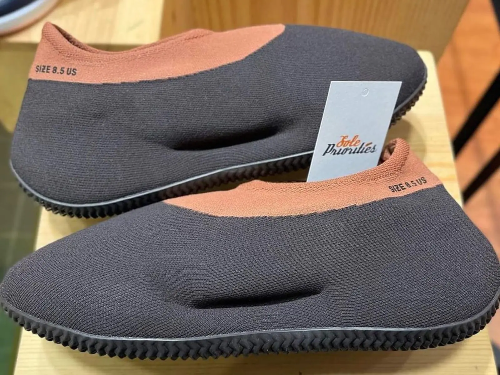 YEEZY KNIT RNNR 推出全新配色！兼顧低調與質感的「Stone Carbon」上腳肯定超吸睛！