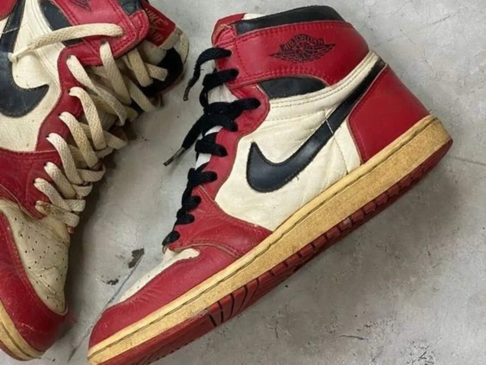 據傳 Air Jordan 1 「芝加哥」配色將在 2022 年底回歸發售，仿舊細節或將成為最大亮點！