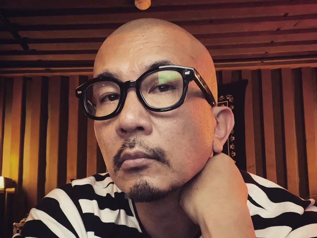 「酷龍」具俊曄親自示範多款 Sacai x Nike 聯名爆款鞋搭配，超帥穿搭難怪大 S 會愛上！