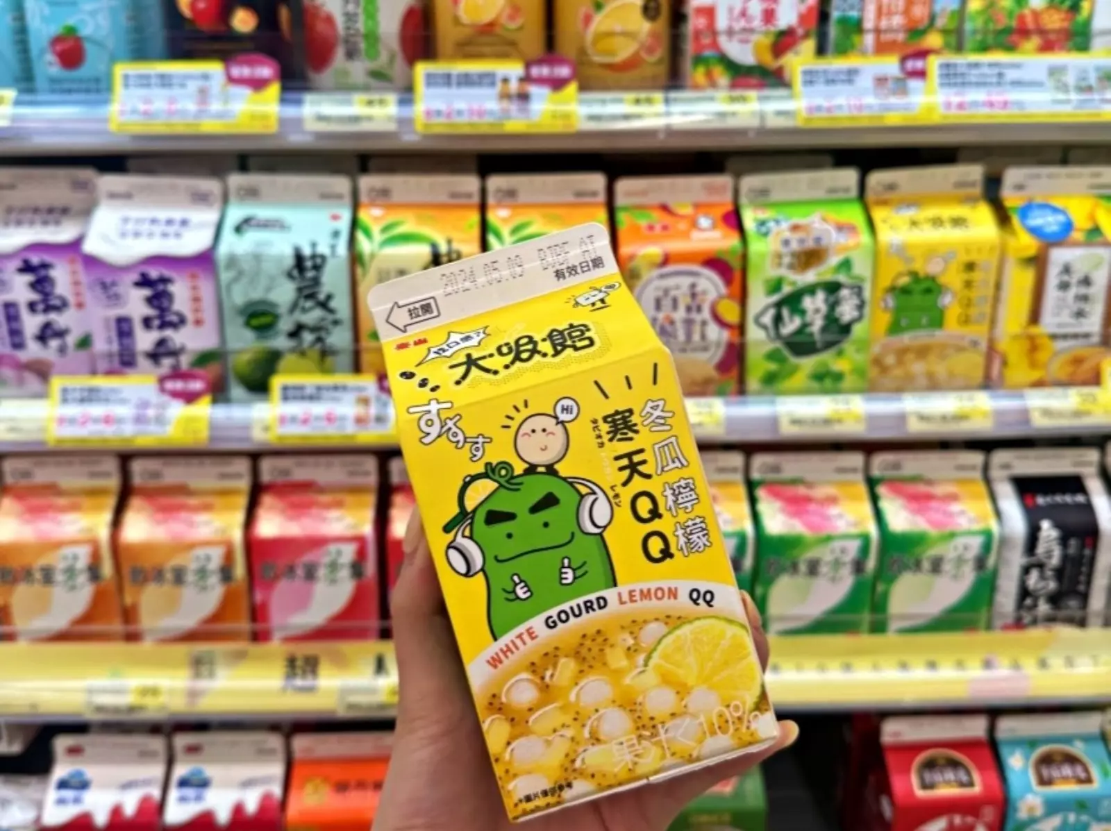 2025 10 大超商飲料推薦，網友們力推「這款」必喝7-11、全家都買得到！