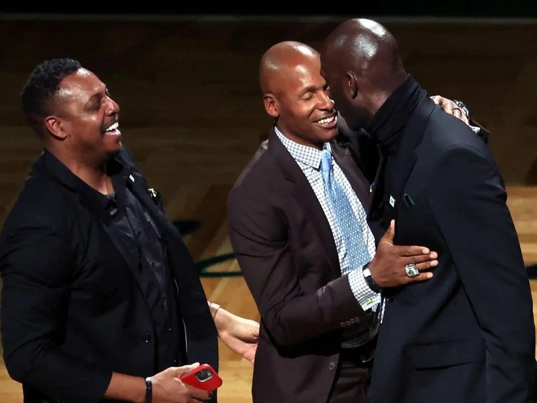 NBA／Kevin Garnett 塞爾提克球衣退休，打破不合傳言喊話 Ray：「下一位就輪到你了！」
