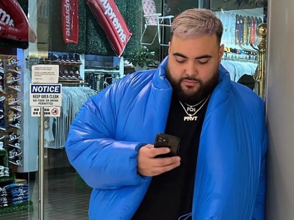 Ye 複製人大軍出沒！網友分享全身「肯爺著」YEEZY、巴黎世家單品，竟變成「時尚災難」？