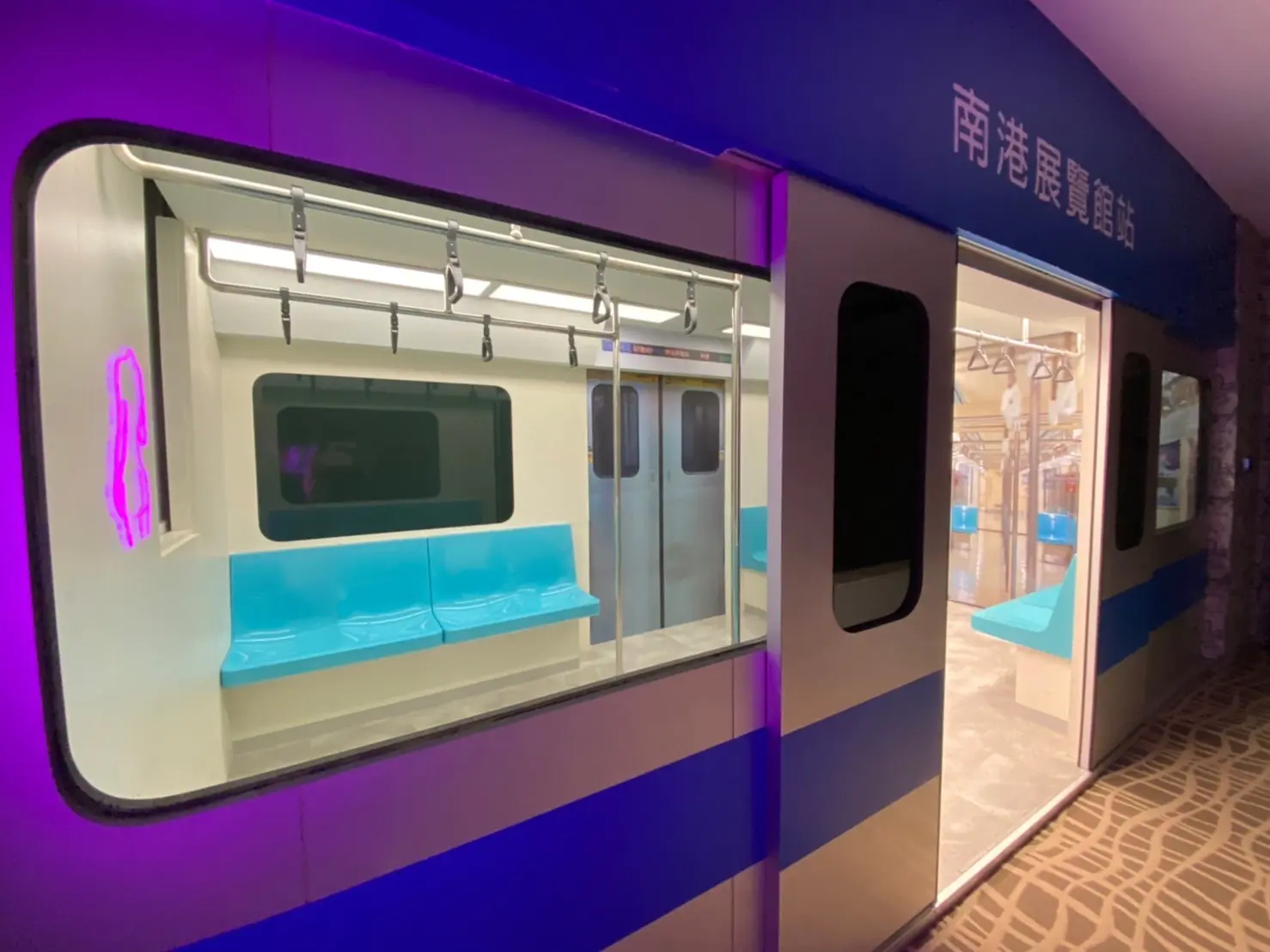 新北汽車旅館推出 27 種超狂實境主題房，捷運、教室、醫院、電影院⋯等全都可以色色！