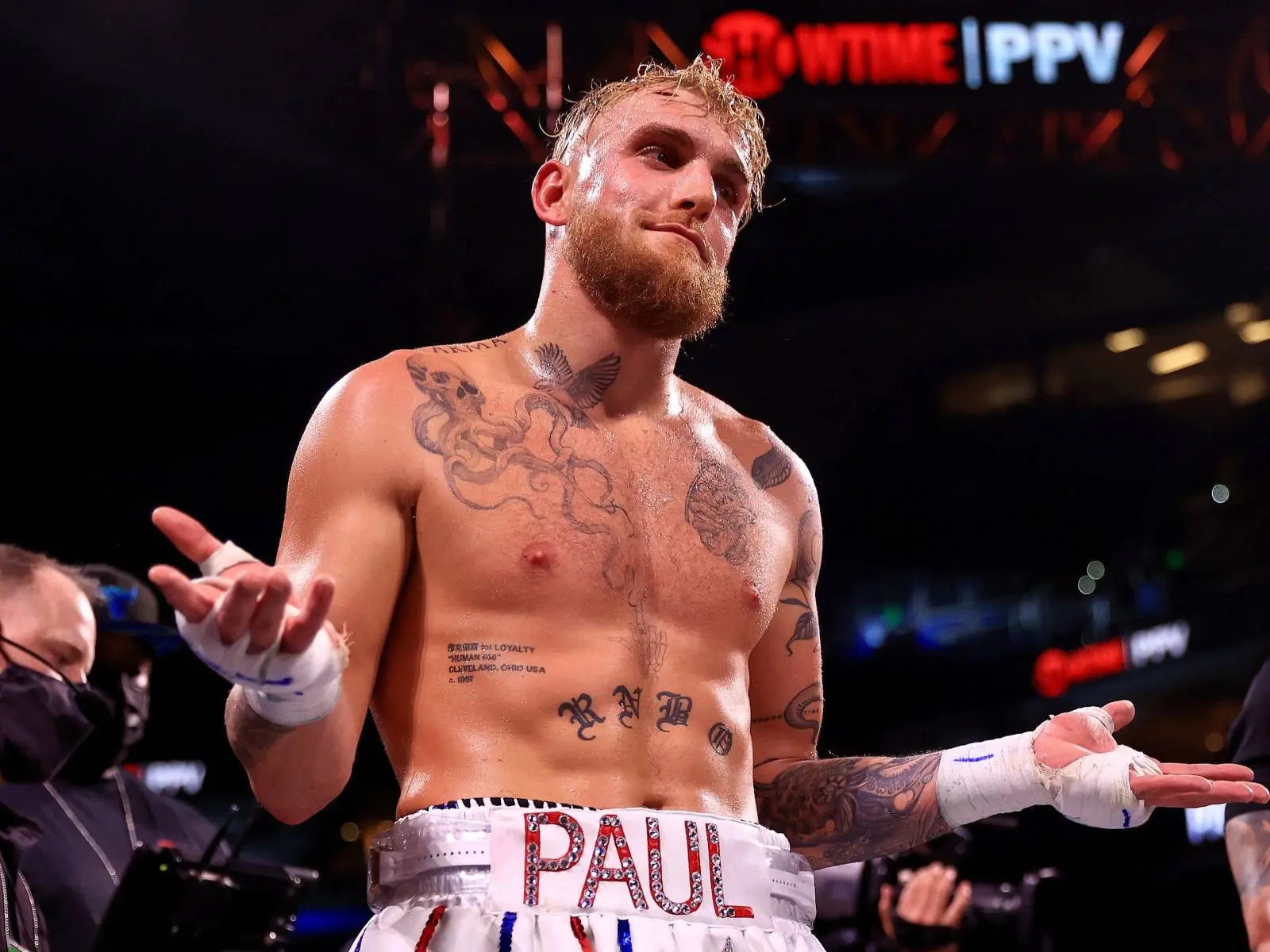 網紅拳手 Jake Paul 願減重打 UFC 格鬥天王 Conor McGregor，嗆總裁白大拿：「別找藉口了，娘砲！」