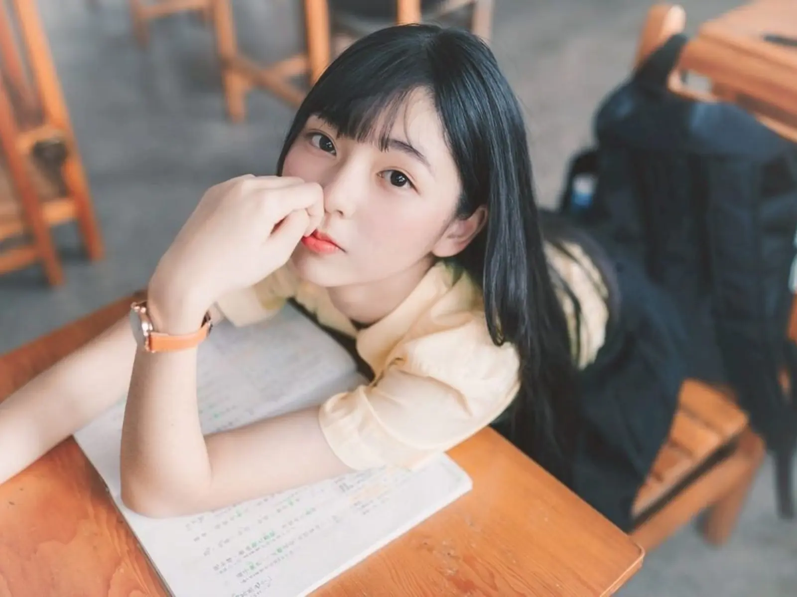 景美正妹「許悅」憑什麼一張海邊照，就讓人想戀愛？ 2 大魅力分析曝光！
