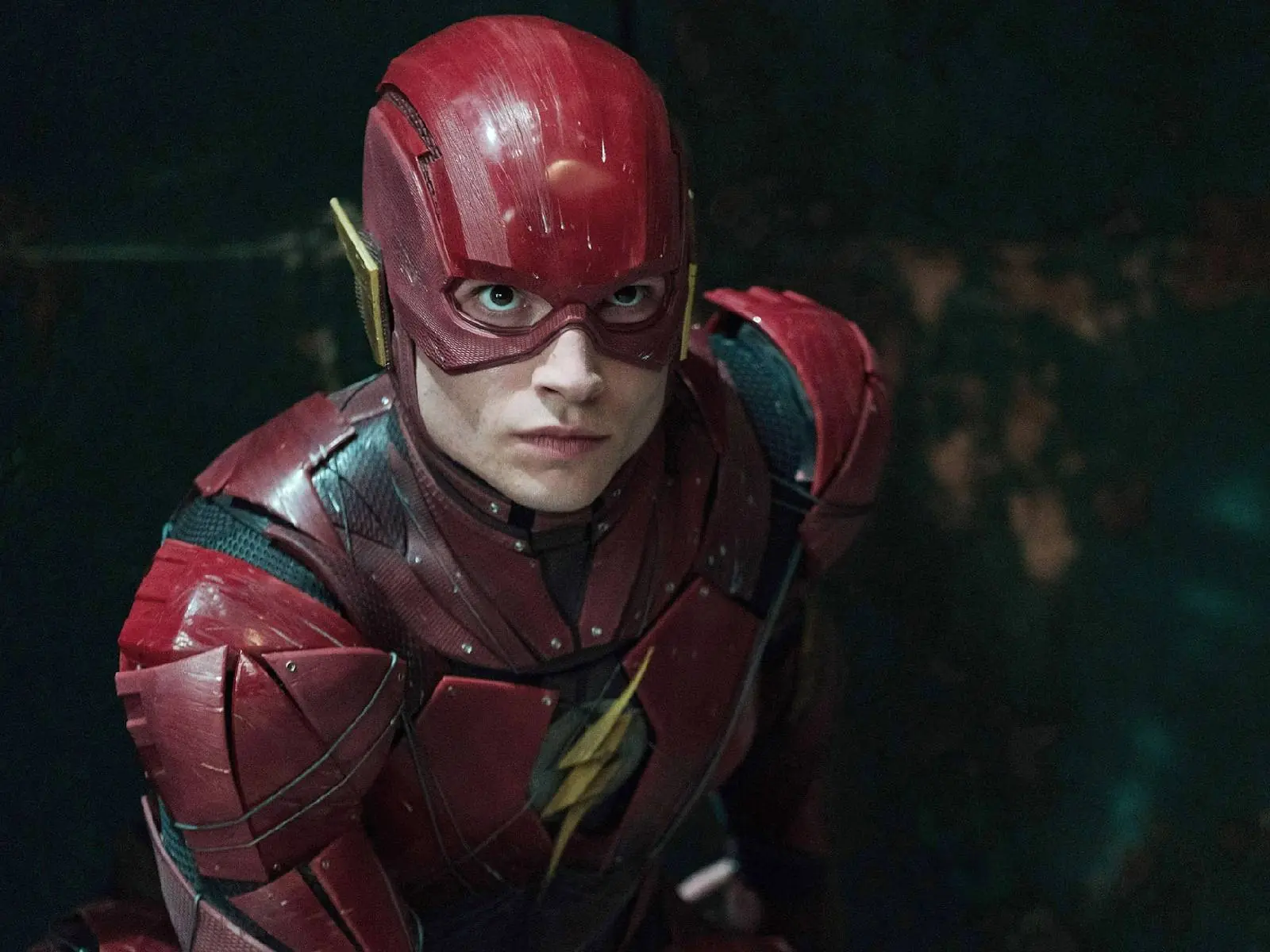 閃電俠 Ezra Miller 遭逮補後被以「遊客」形容，警方：「是演員但不有名，他又不是班艾佛列克」