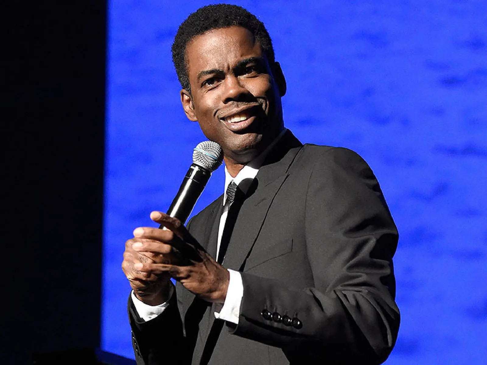 Chris Rock 因奧斯卡典禮讓脫口秀門票飆漲，一張至少「12000 台幣」許多人搶著看他說話！