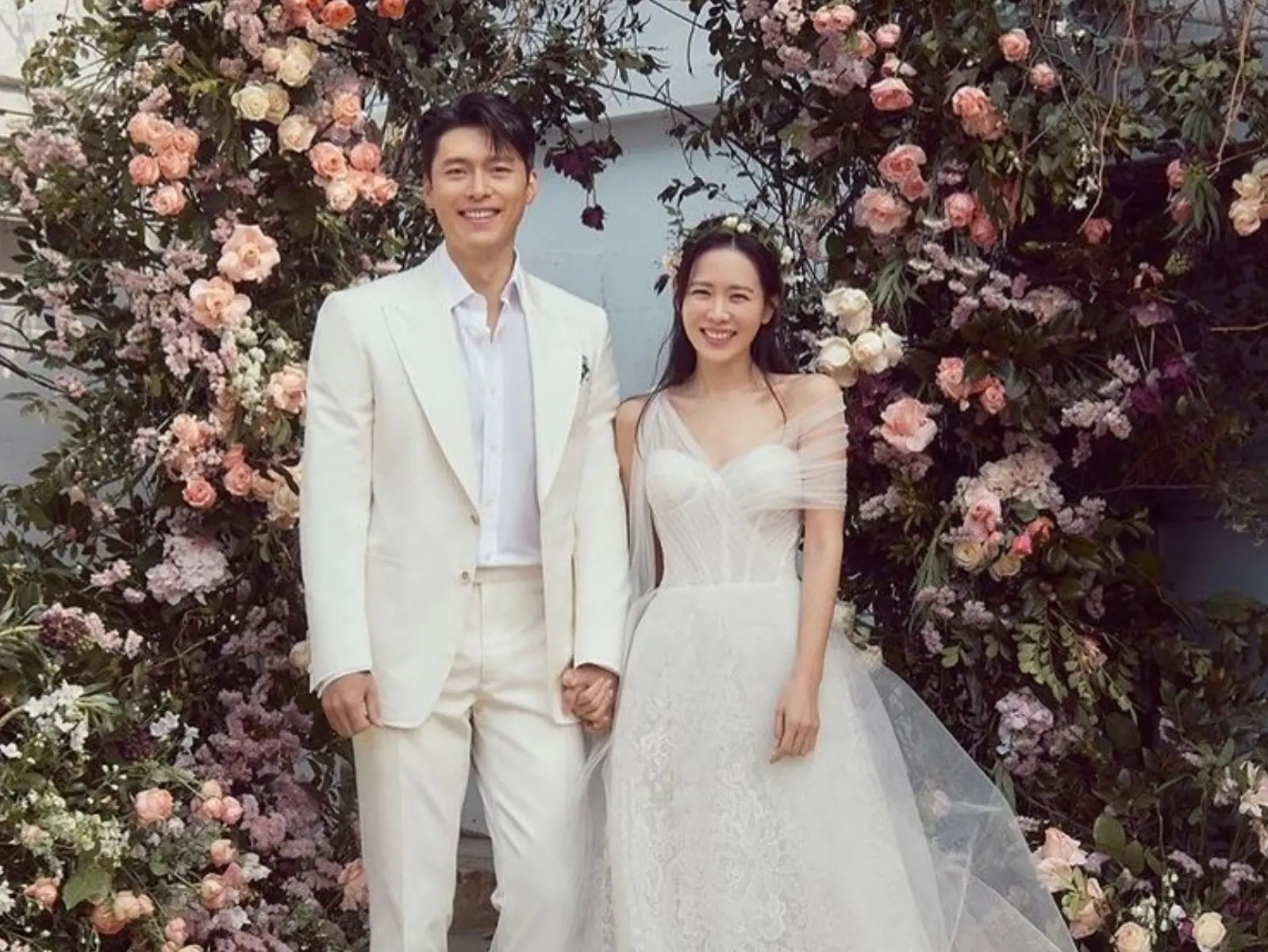 孫藝珍穿「這 3 家」婚紗品牌！婚紗女王 Vera Wang 之外，還有皇室御用黎巴嫩品牌！