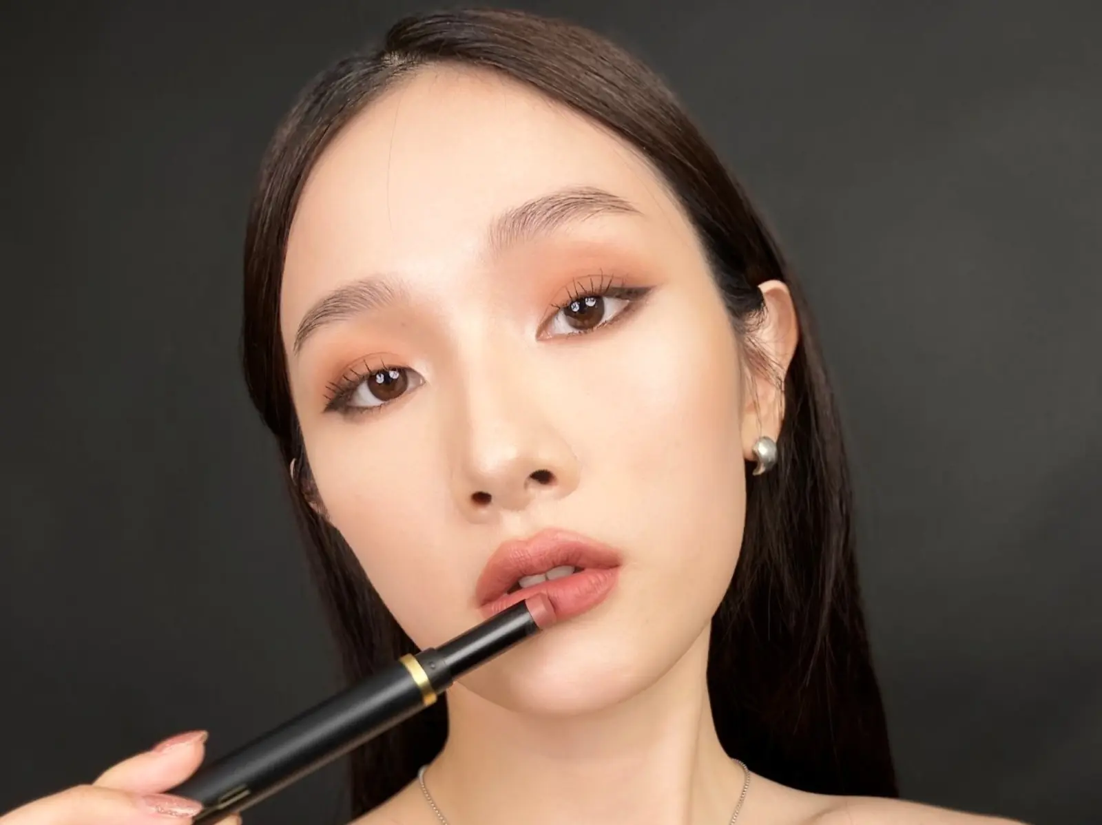 【美妝小燒貨】MAC 好燒、GUCCI 欠敗！2022 「唇彩話題色號懶人包」默默分享給男友就對了！